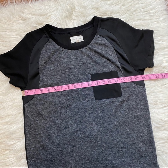 🔥SOLD🔥 Lou & Grey Sheer Sleeve T-Shirt Gray Black XS - Picture 15 of 16